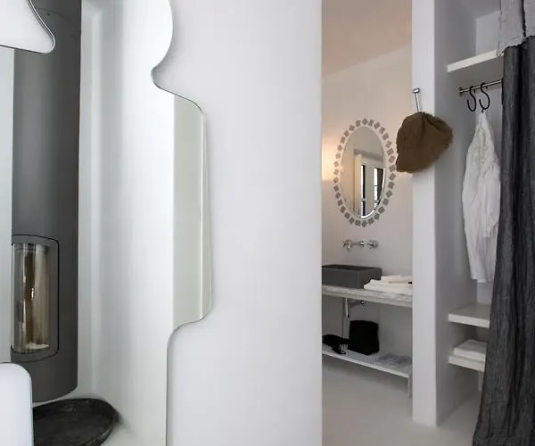 Erosantorini Estate Resort 4*