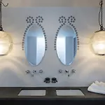 Erosantorini Luxury Private Estate & Suites Feriested 4*