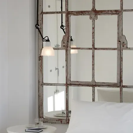 Erosantorini Estate Resort